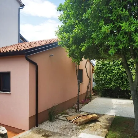 Appartement Nora Mit Terrasse By Interhome Bužinija