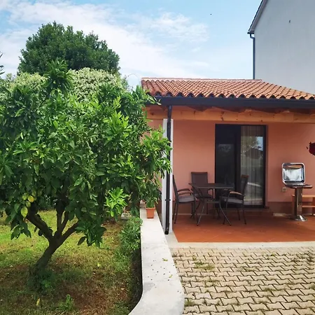 Nora Mit Terrasse By Interhome Appartement *