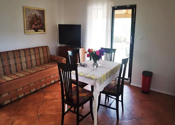Appartement Nora Mit Terrasse By Interhome *
