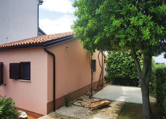 Appartement Nora Mit Terrasse By Interhome Bužinija